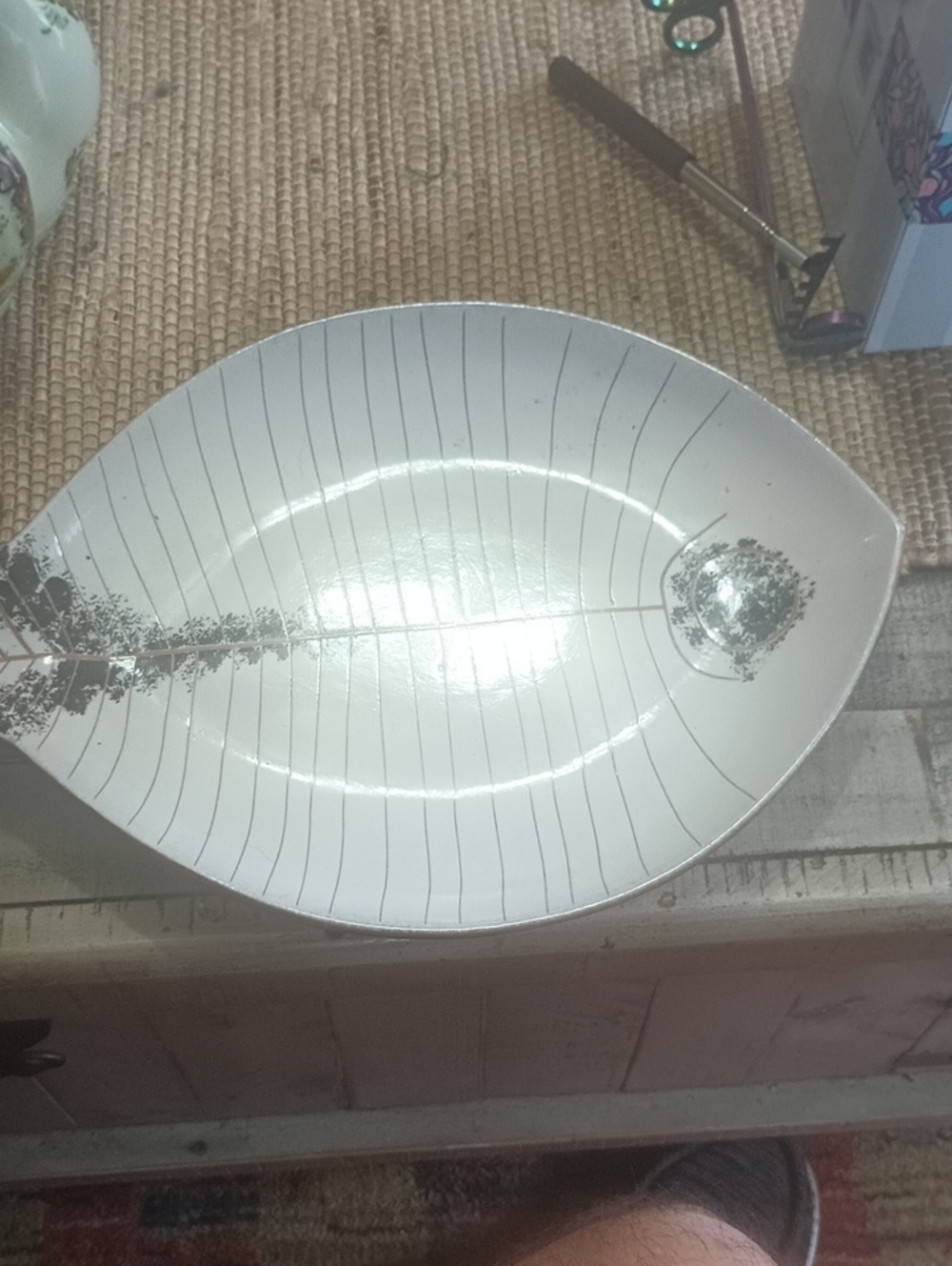White Decorative Leaf Wall Plate - Home Wall Decor